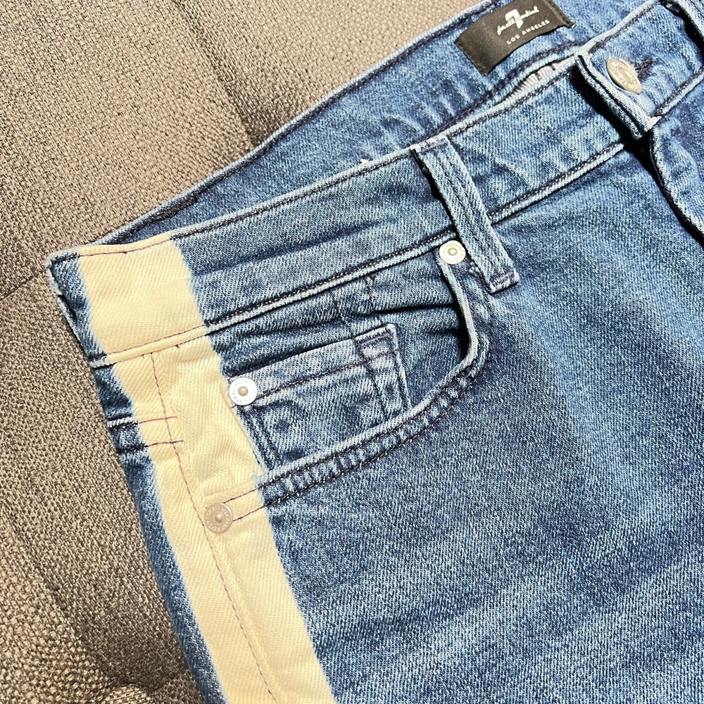 COPY - 7 For All Mankind: Women’s Blue Jeans side white stripe.